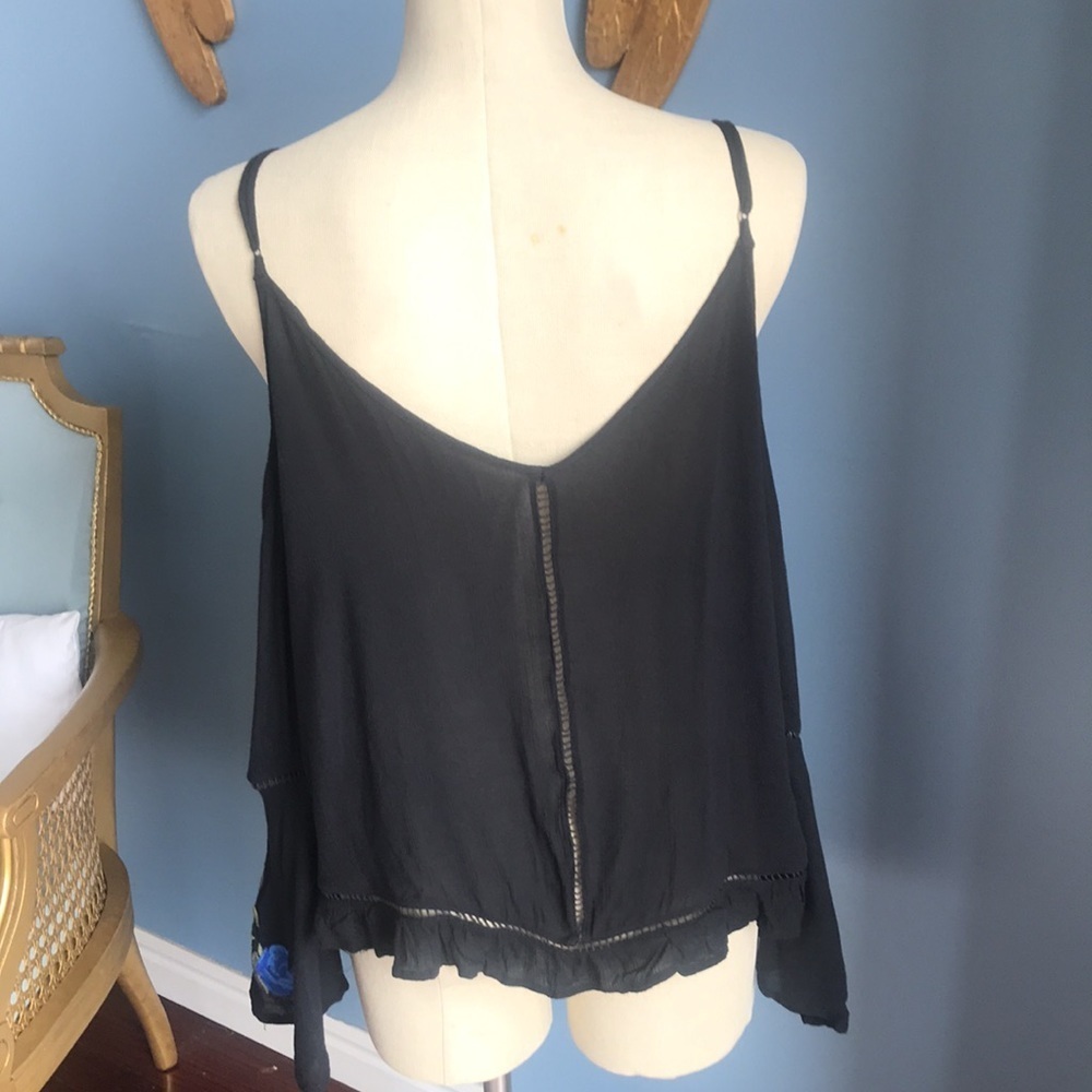 AEO black cold shoulder oversized cropped embroidered long sleeves top size M - Picture 9 of 14